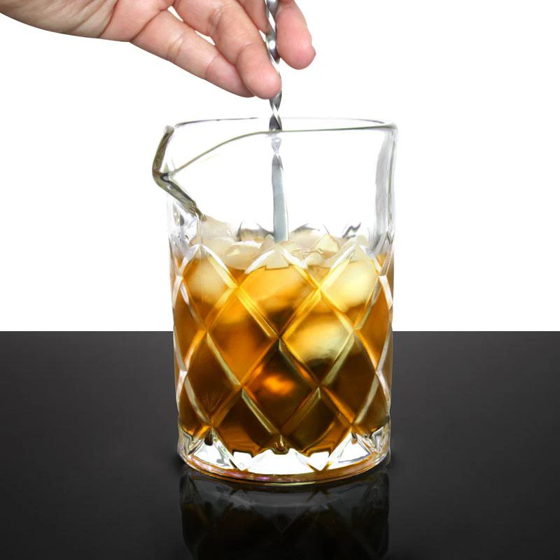 384ml (13 ounce) BarConic® Diamond Pattern Mixing Glass - Image 4