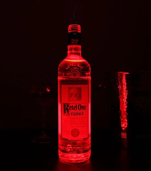 18 inch Plastic Bottle Service Tray - Holds 2 Bottles - Image 10