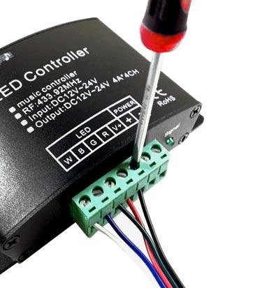 18-Key Remote LED RGB Music & Audio Controller - RF Technology - Image 11