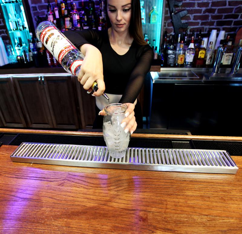 BarConic® 30" Stainless Steel Drip Tray - Image 5