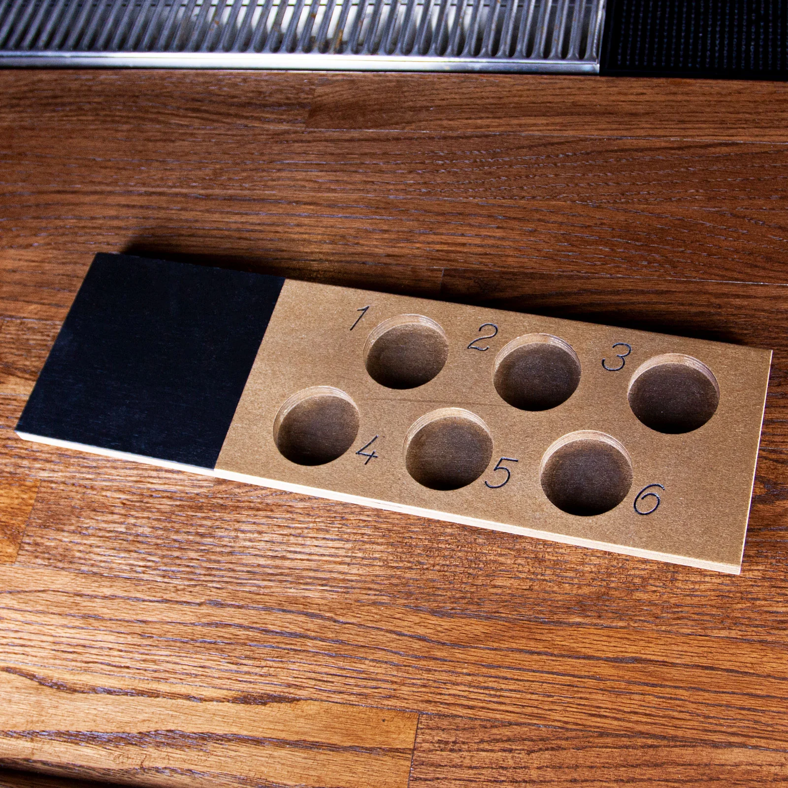 6 Numbered Beer Flight with Walnut Finish and Chalk Strip - Includes 5.5oz Highball Glasses - Image 4