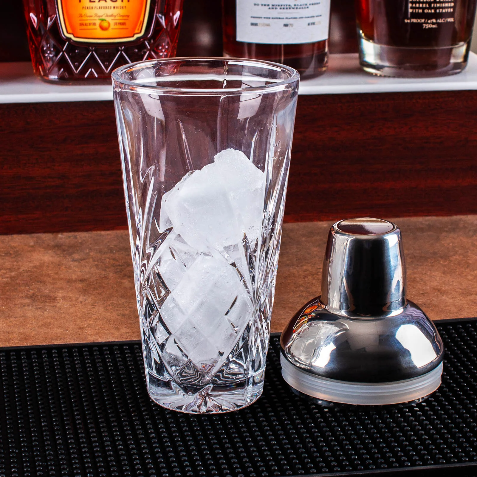 BarConic® Vintage Diamond Shaker - Glass - 20 ounce - Image 2
