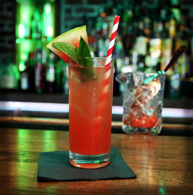BarConic® Monument™ Highball Glass - 11 oz - Image 5
