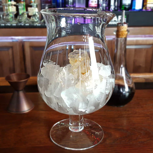 BarConic® Feather Etched Stemmed Mixing Glass - 1301ml (44oz.) - Image 3