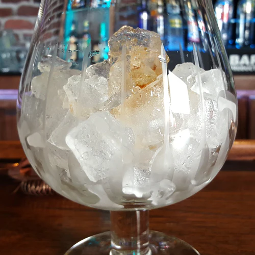 BarConic® Feather Etched Stemmed Mixing Glass - 1301ml (44oz.) - Image 4