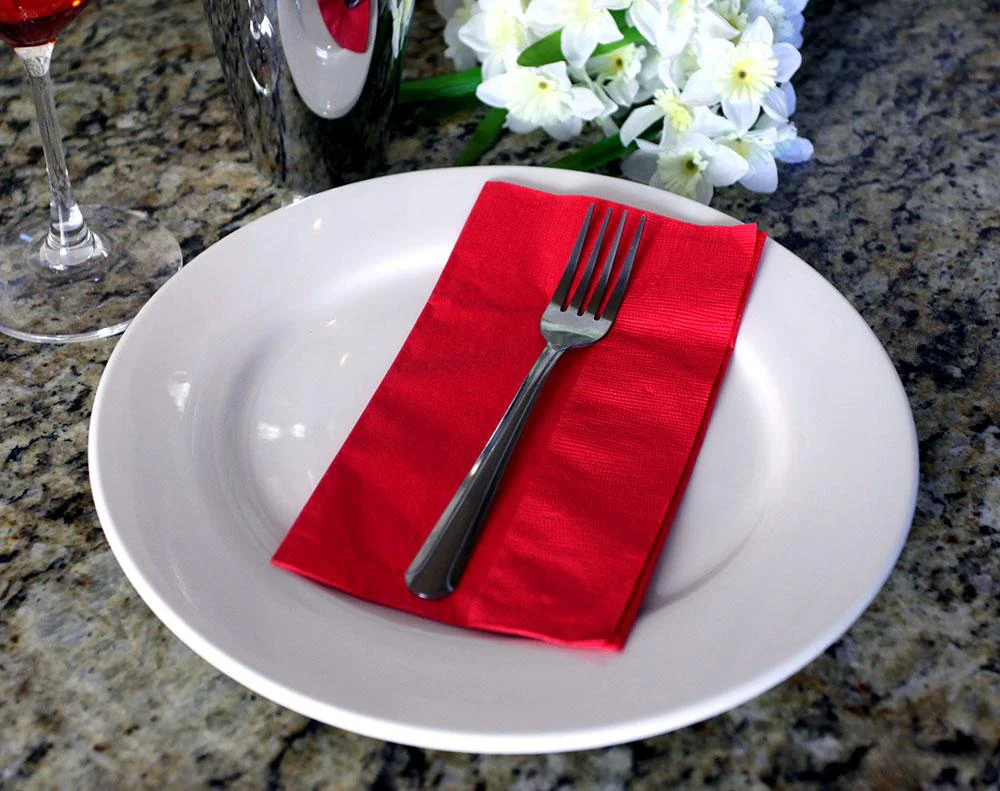 BarConic® 2-PLY Colored Paper Dinner Napkins – 15” x 17” Red – 100 Pack - Image 2