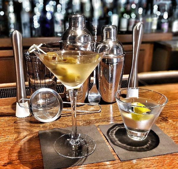 BarConic® “Bar in a Box” – 15 Piece MARTINI Home Bar Set - Image 2