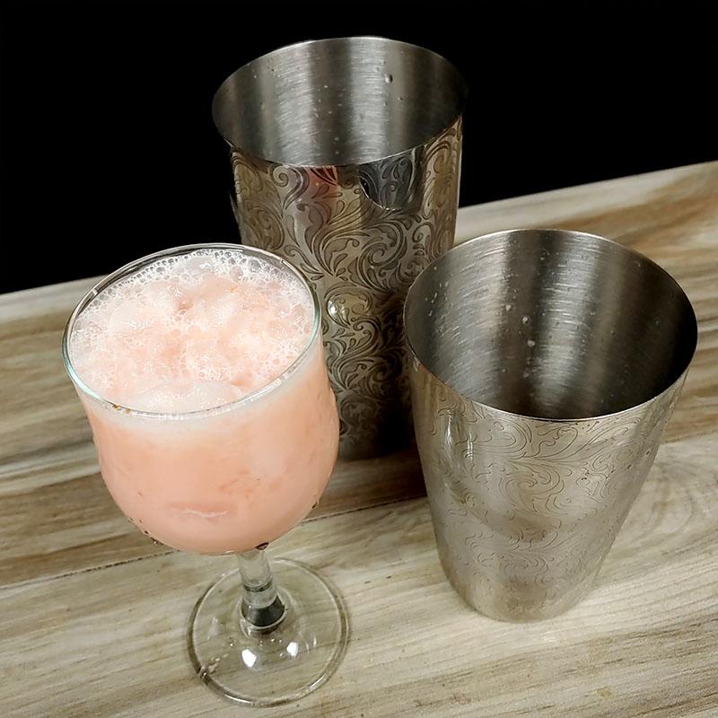 BarConic® Etched Shaker Set - Stainless Steel - 28oz and 18oz Shaker Tins - Image 3
