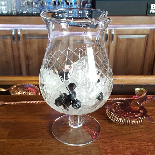 BarConic® Diamond Pattern Mixing Glass - Stemmed 1301ml (44oz.) - Image 4