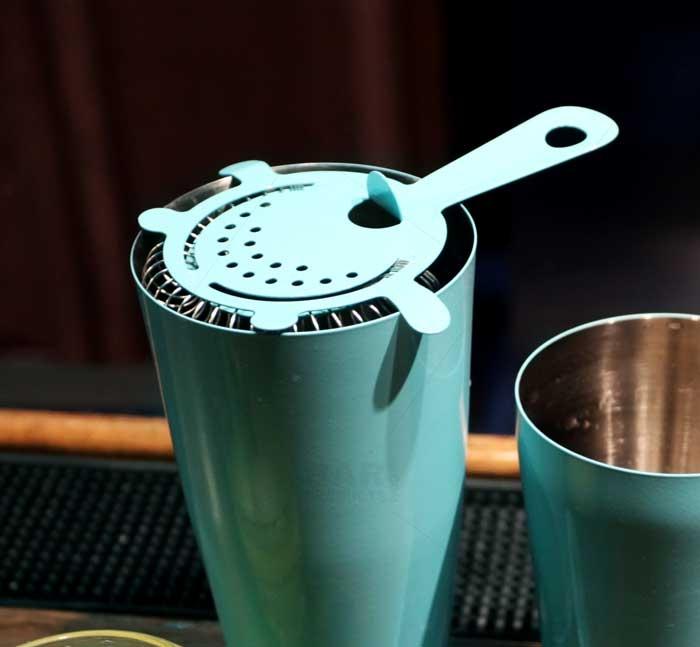 BarConic® SeaFoam Blue 4 prong strainer - Image 2