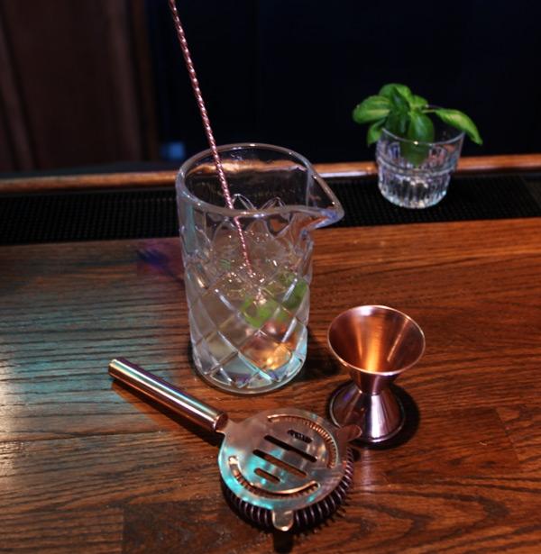 BarConic® Copper & Diamond Pattern 22 oz Mixing Set - Image 3