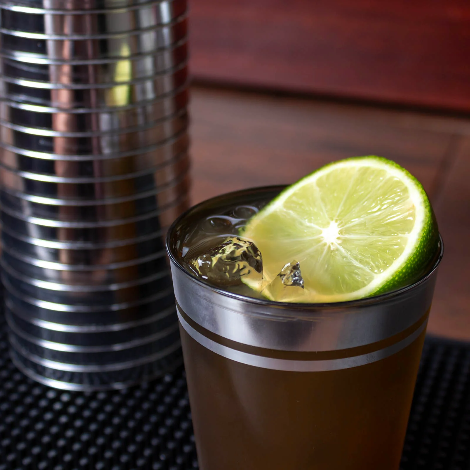 Clear Plastic Tumbler - Option of Gold or Silver Rim - 10 ounce - Image 4