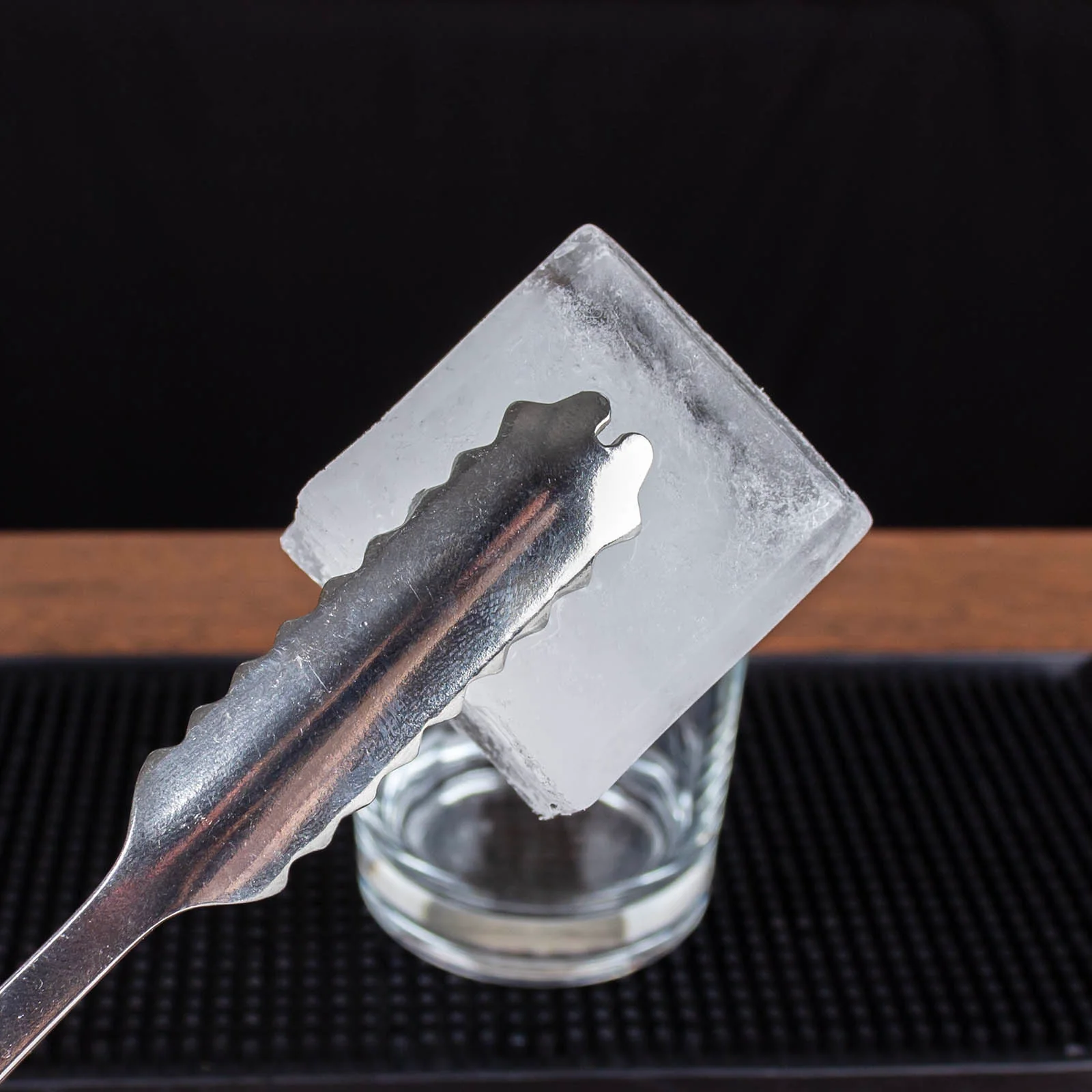 Heavy Duty Food and Ice Tong - 8.5 inches - Image 2