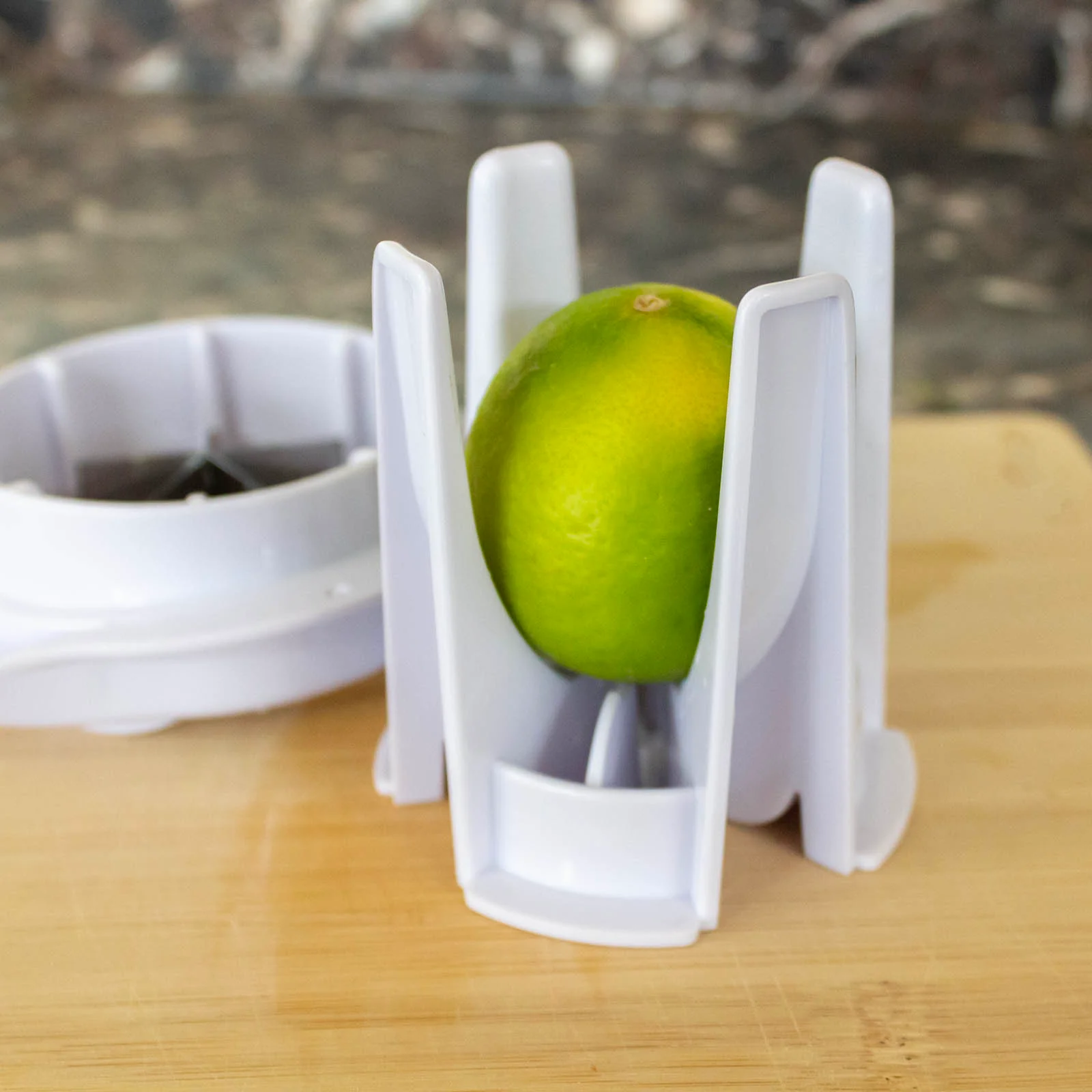 Lemon and Lime Citrus Wedger - 8 Section - Image 4