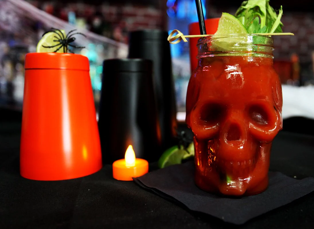 Mason Jar with Lid - SKULL Themed - 16 ounce - Image 5