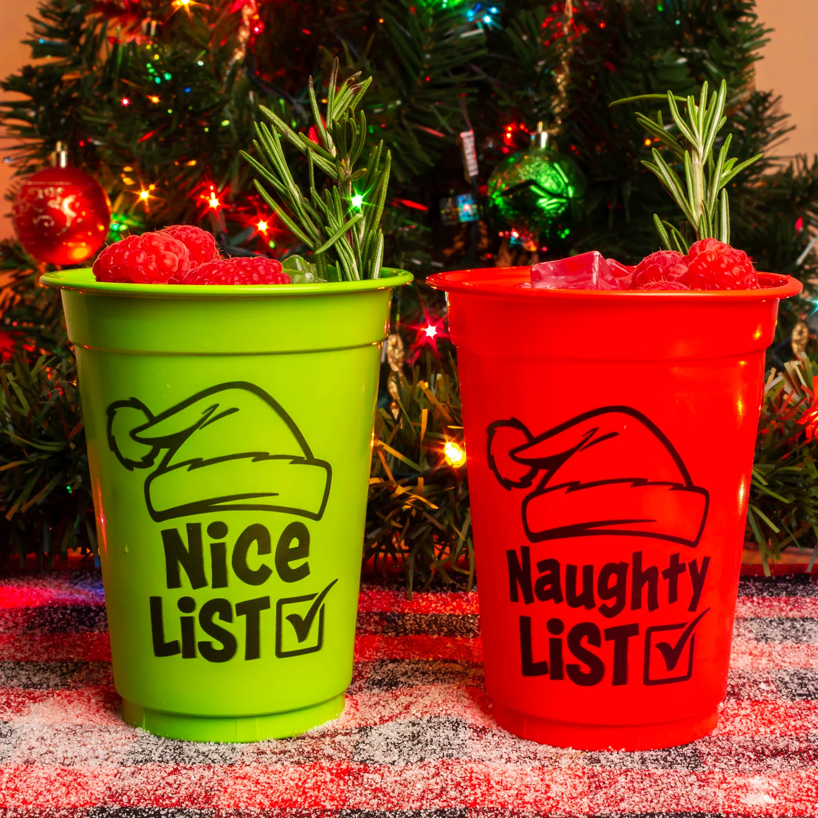 Naughty or Nice List Reusable Plastic Cups - 50 pack - 16oz - Image 2