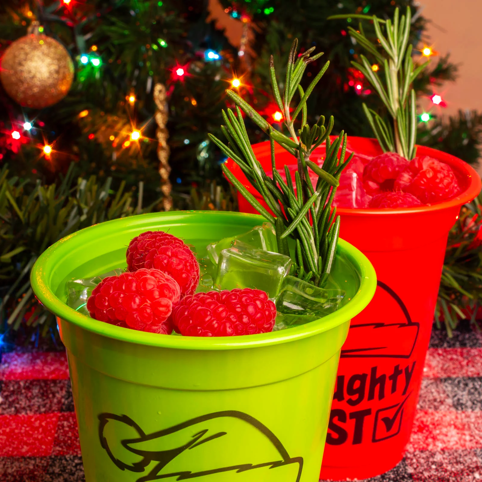 Naughty or Nice List Reusable Plastic Cups - 50 pack - 16oz - Image 3