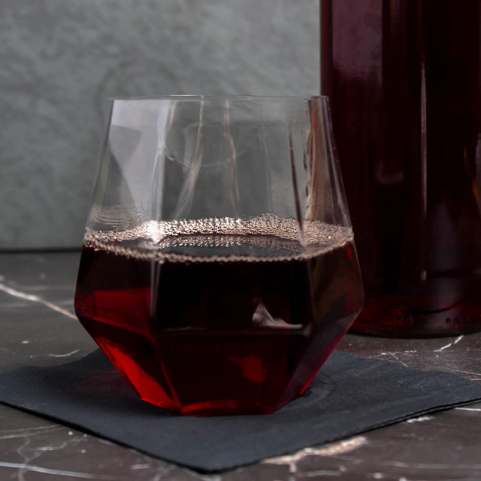 Plastic Stemless Wine Glasses - Diamond-Shaped - 12 pack - 12oz - Image 2