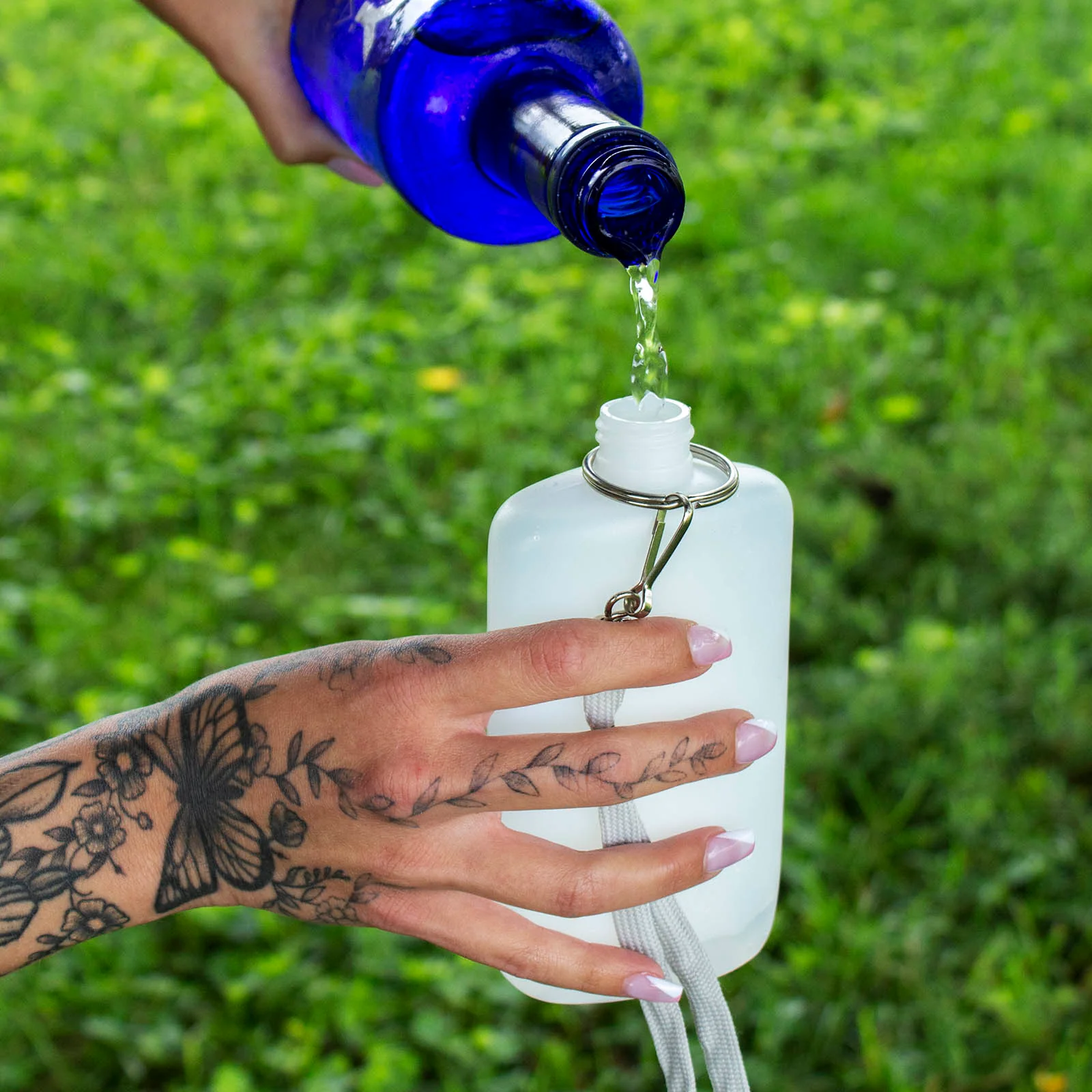 Squeeze N Shoot Flask - Image 3