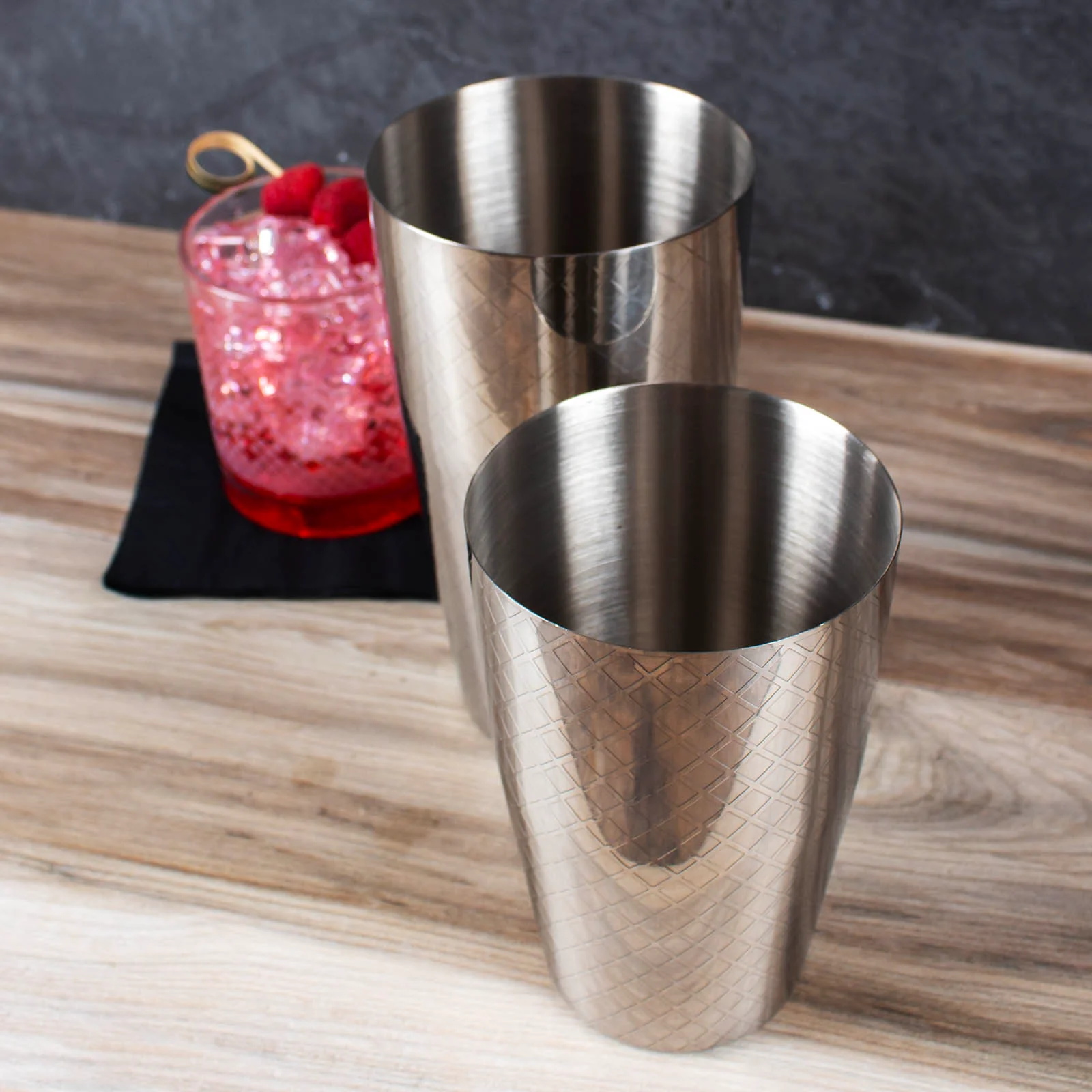 Stainless Steel - BarConic® 2 Piece Diamond Shaker Set - 18 & 28 ounce - Image 3