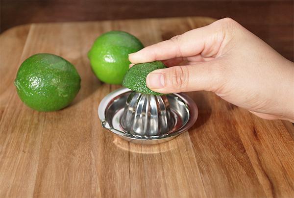Stainlesss Steel Citrus Juicer - Mini - Image 3